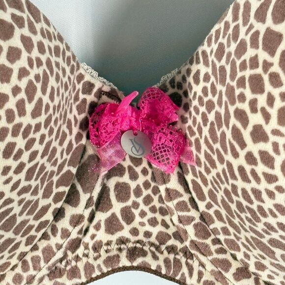 C26 Victoria’s Secret body by Victoria lined giraffe print Demi bra size 36C - Picture 4 of 7